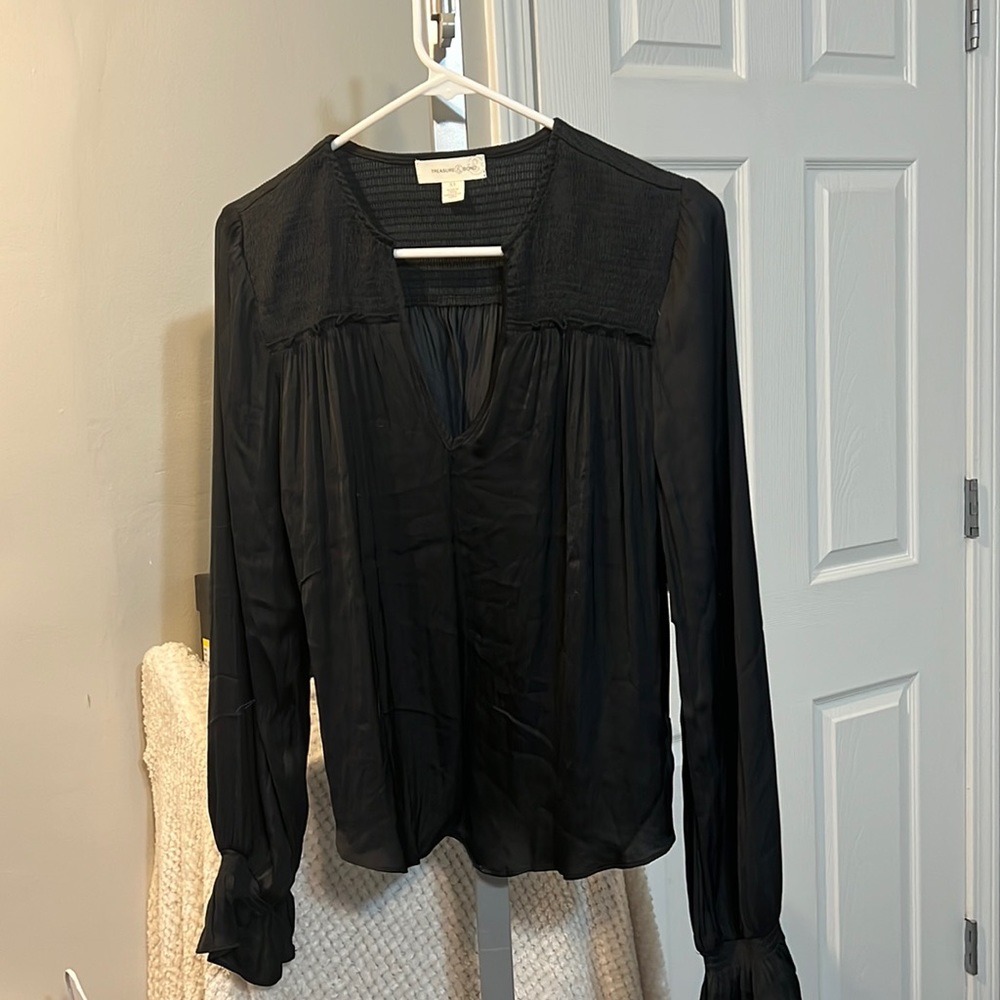 Women's Treasure & Bond black long sleeve blouse , NWT, size XS